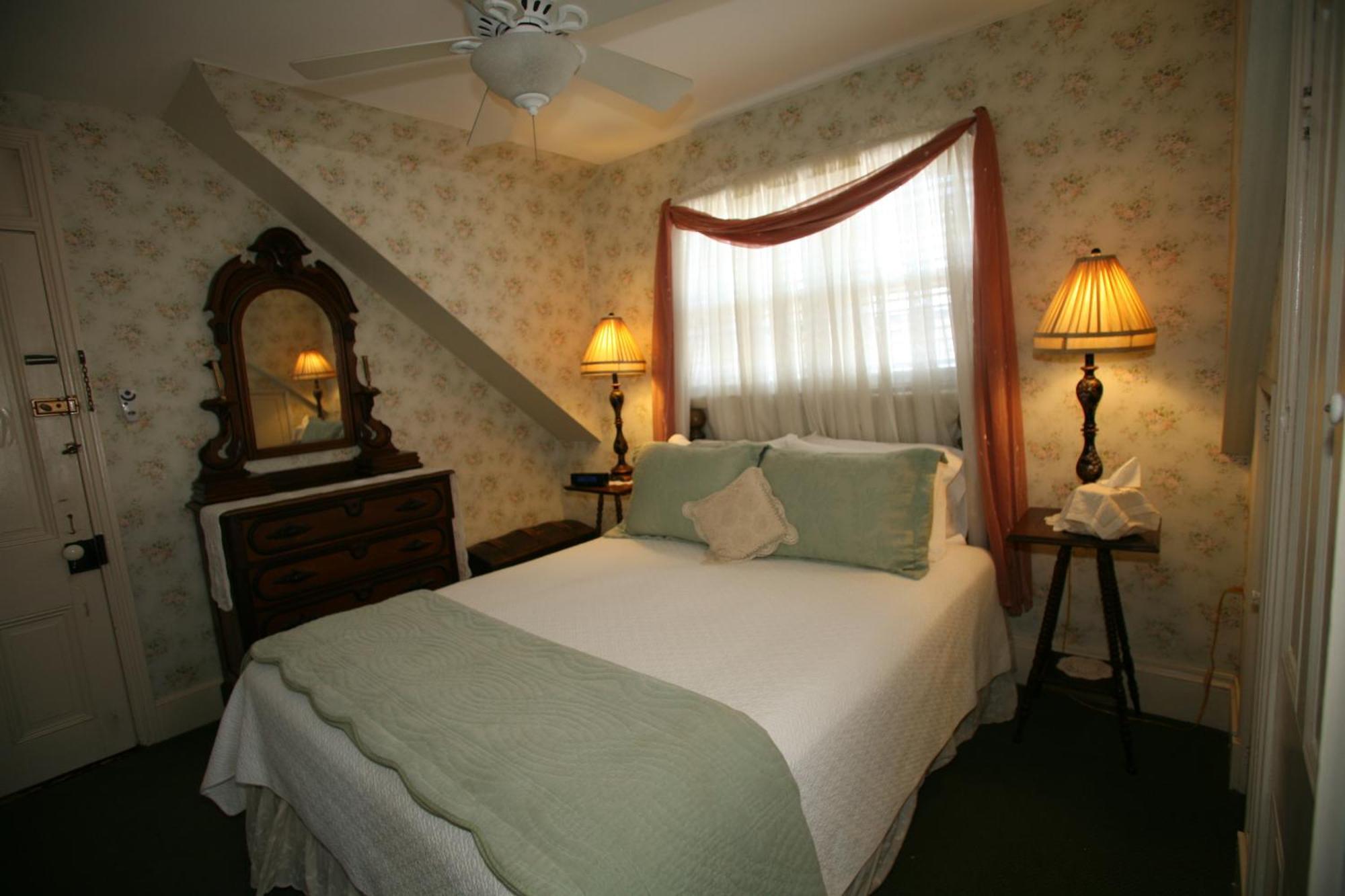 The Bacchus Inn Bed & Breakfast Cape May Room photo